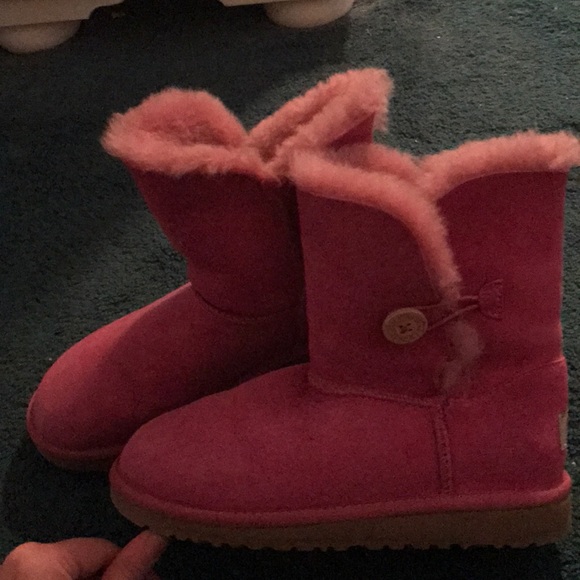 Pink uggs - Picture 2 of 4